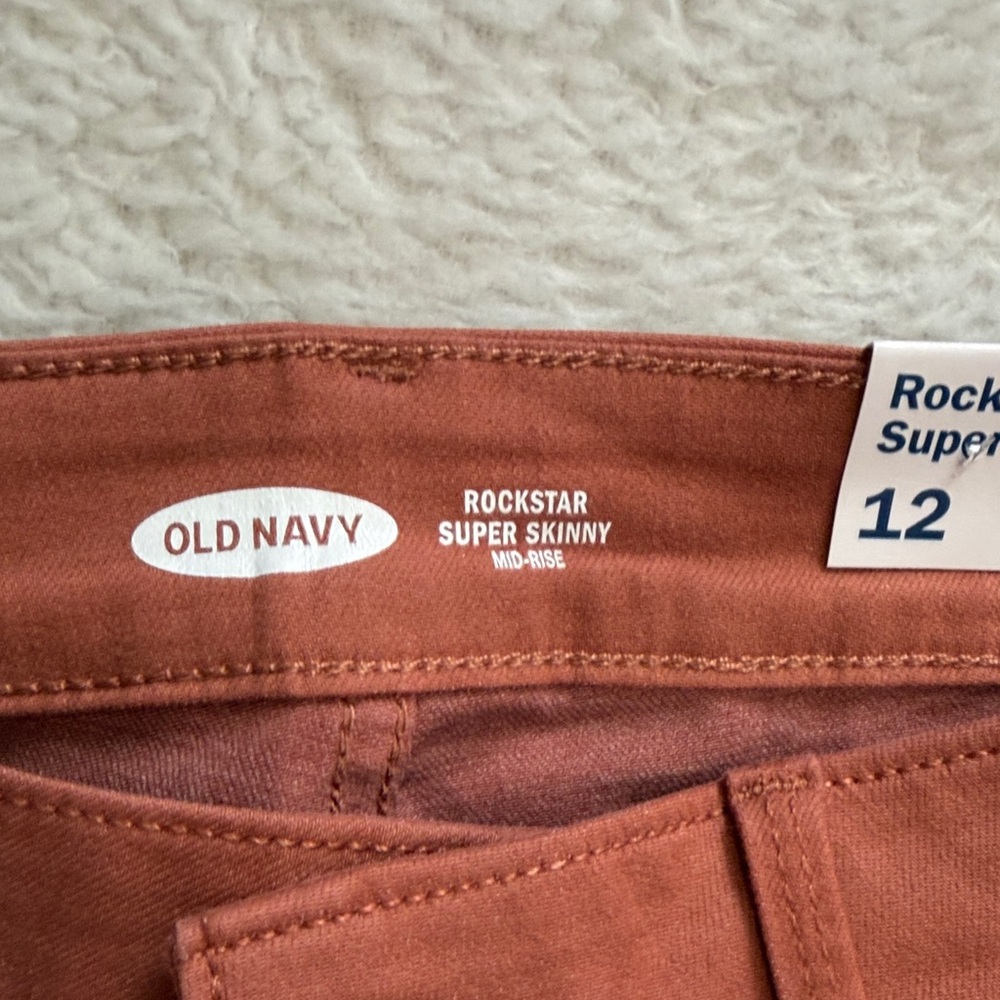 Old Navy Women's Rockstar Super Skinny Jeans in Rust - Picture 4 of 12